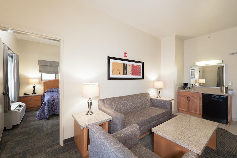 Junior Suite, 1 Queen Bed photo 3