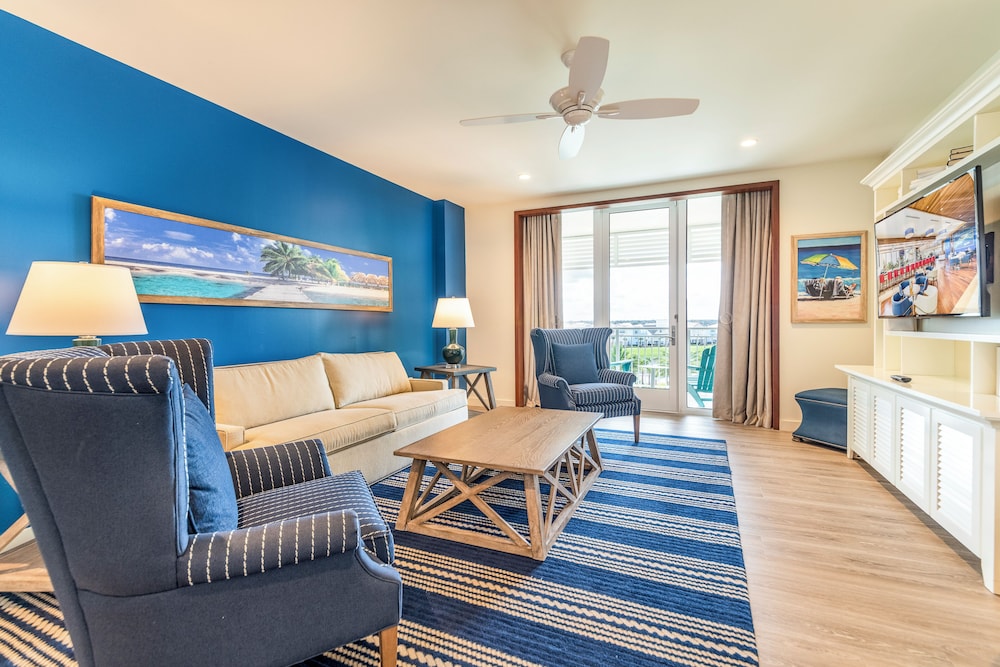 Suite, Multiple Beds, Mobility Accessible, Pool View photo 2