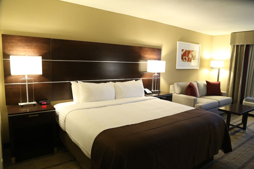 Standard Room, 1 King Bed, Accessible, Non Smoking (Communications) - Photo 2