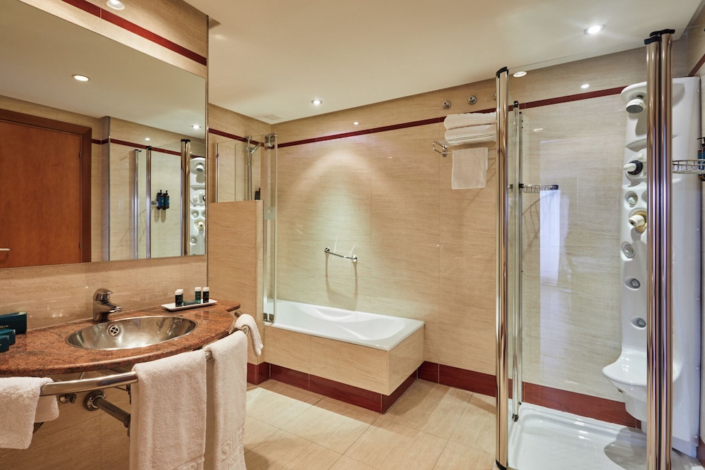 Junior Suite, Balcony (1 Adult) - Photo 11