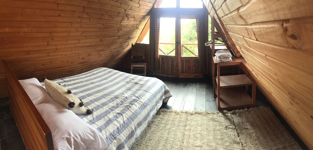 Romantic Cabin, 1 Double Bed, Mountain View, Garden Area photo 1