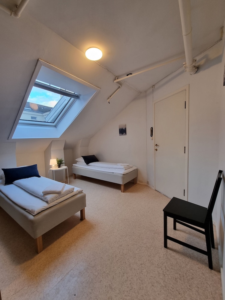 Basic Twin Room photo 2