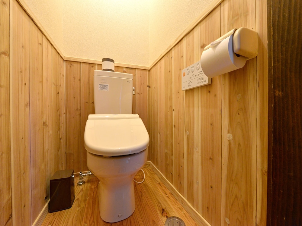 Traditional Room, Non Smoking - Photo 6