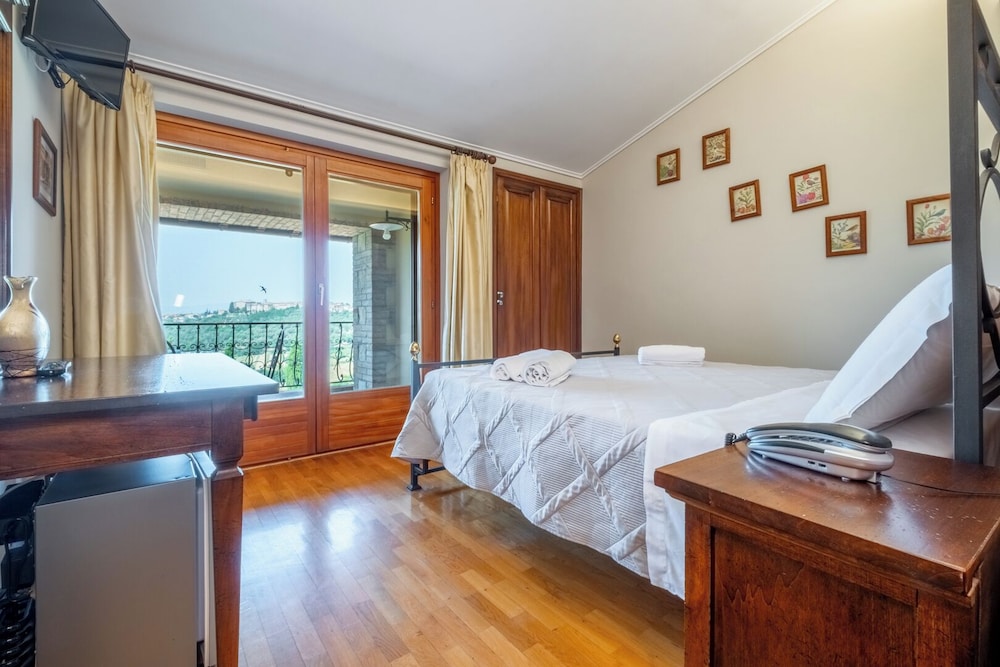 Double Room, Balcony, Garden View