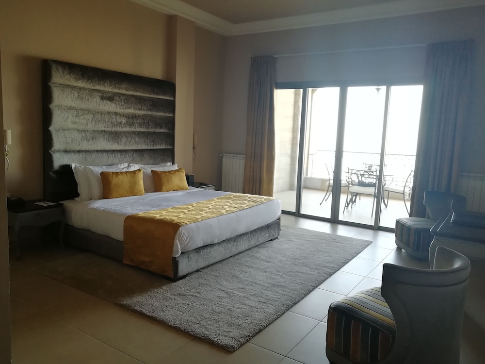 Junior Suite with Balcony photo 3