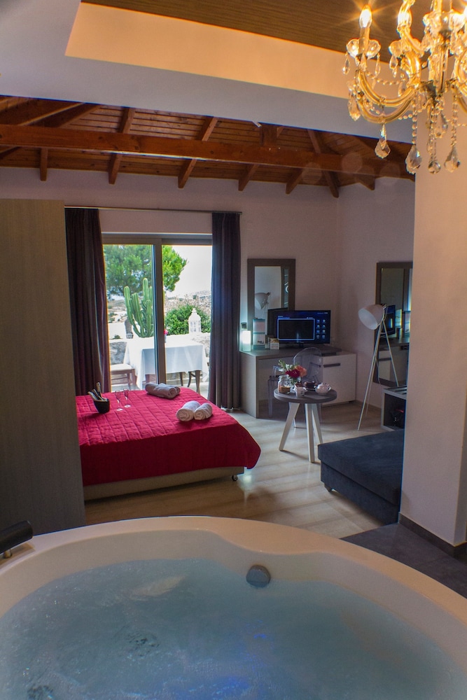 Junior Suite, Jetted Tub, Sea View - Photo 5