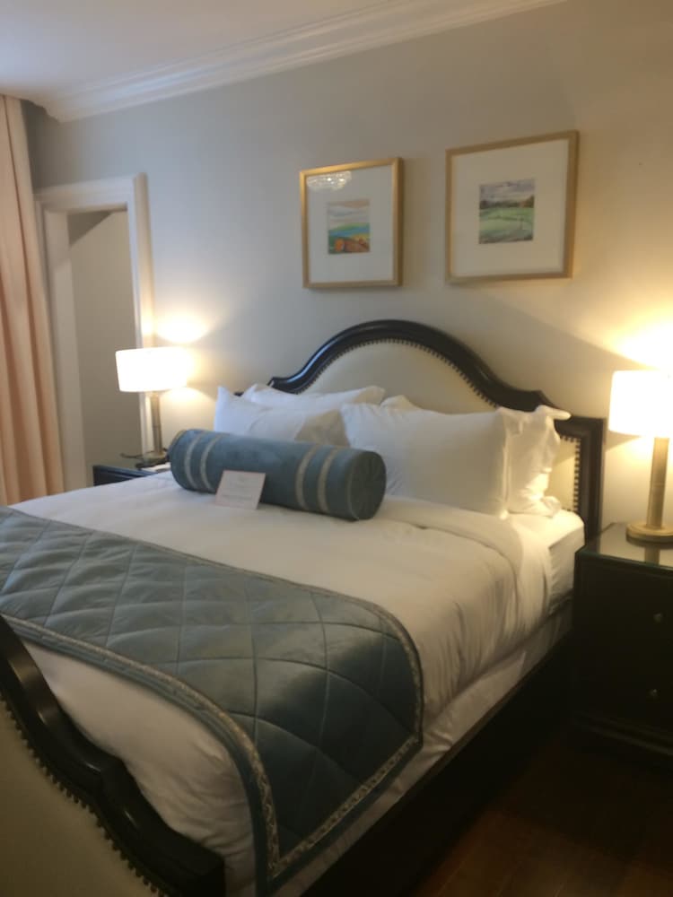 Lower Level 2 Bedroom 2 Bathroom
