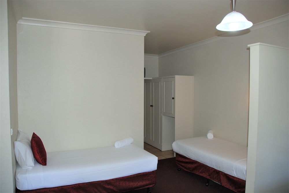 Family Room, Multiple Beds, Non Smoking photo 2