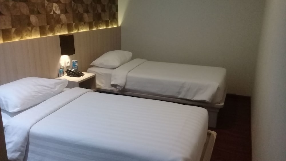 Standard Twin Room - Photo 4