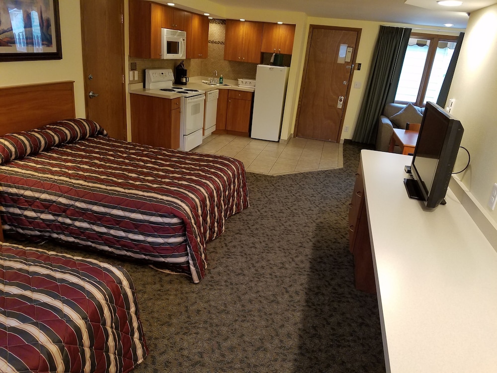 2 Queen Kitchen, includes Seasonal Timbavati Wildlife Park