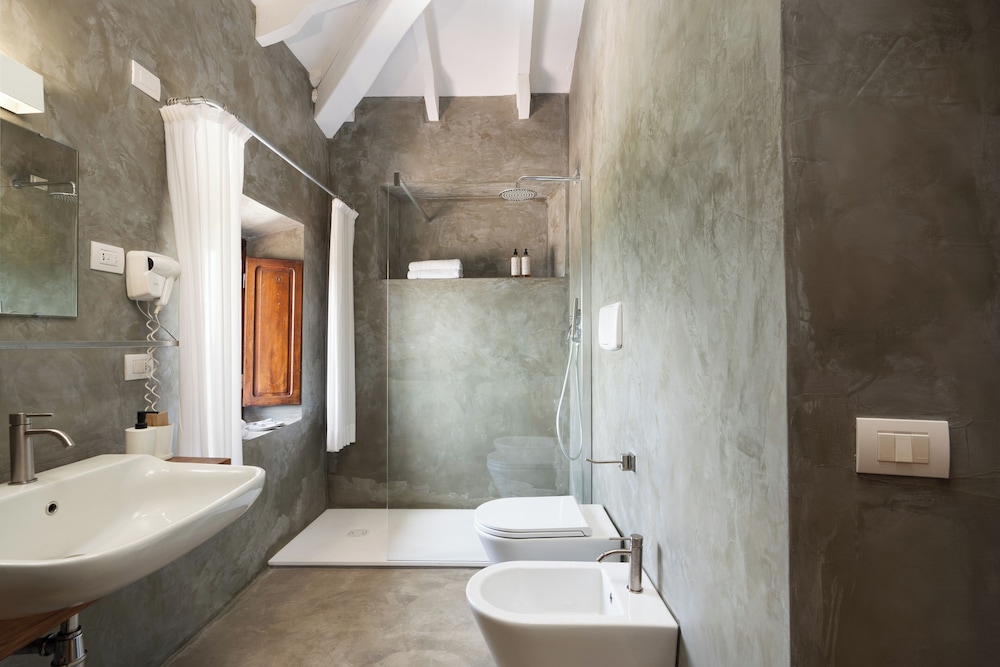 One Bedroom Suite photo 2