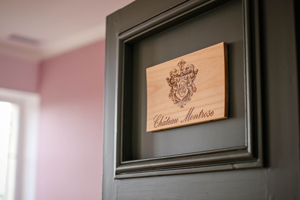 Superior Double Room, Ensuite, River View (Chambre Chateau Montrose ) photo 3