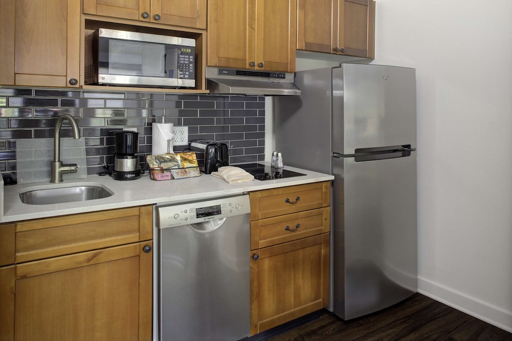 Studio Suite, Kitchen - Photo 4