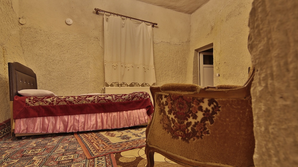 Triple Room (Cave) photo 3