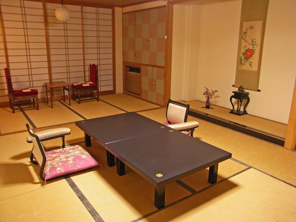 Japanese Style Room with Private Bathroom - Photo 1