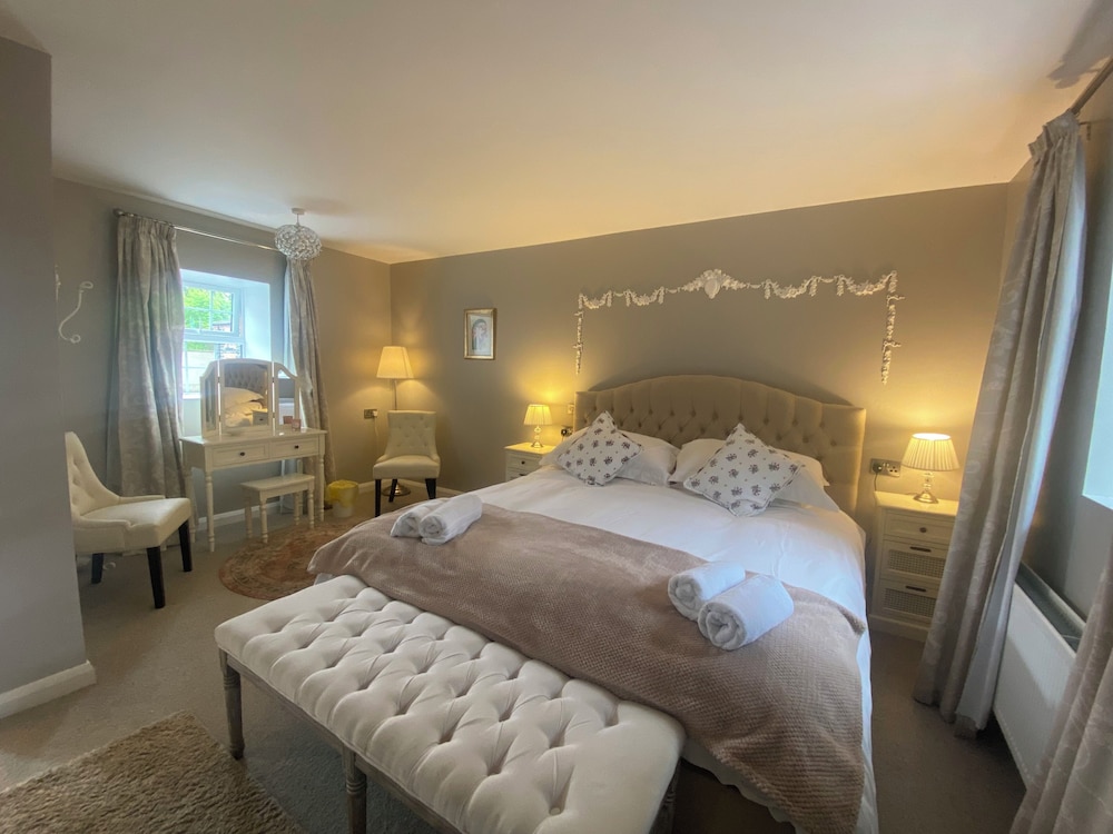 The Apple House Bridal Suite photo 1