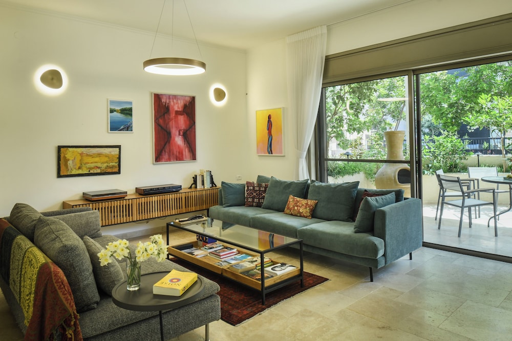Apartment photo 1