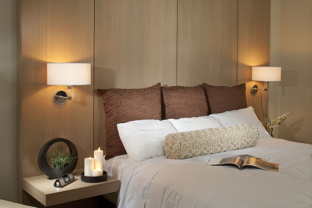 Enclave King Room - Photo 1