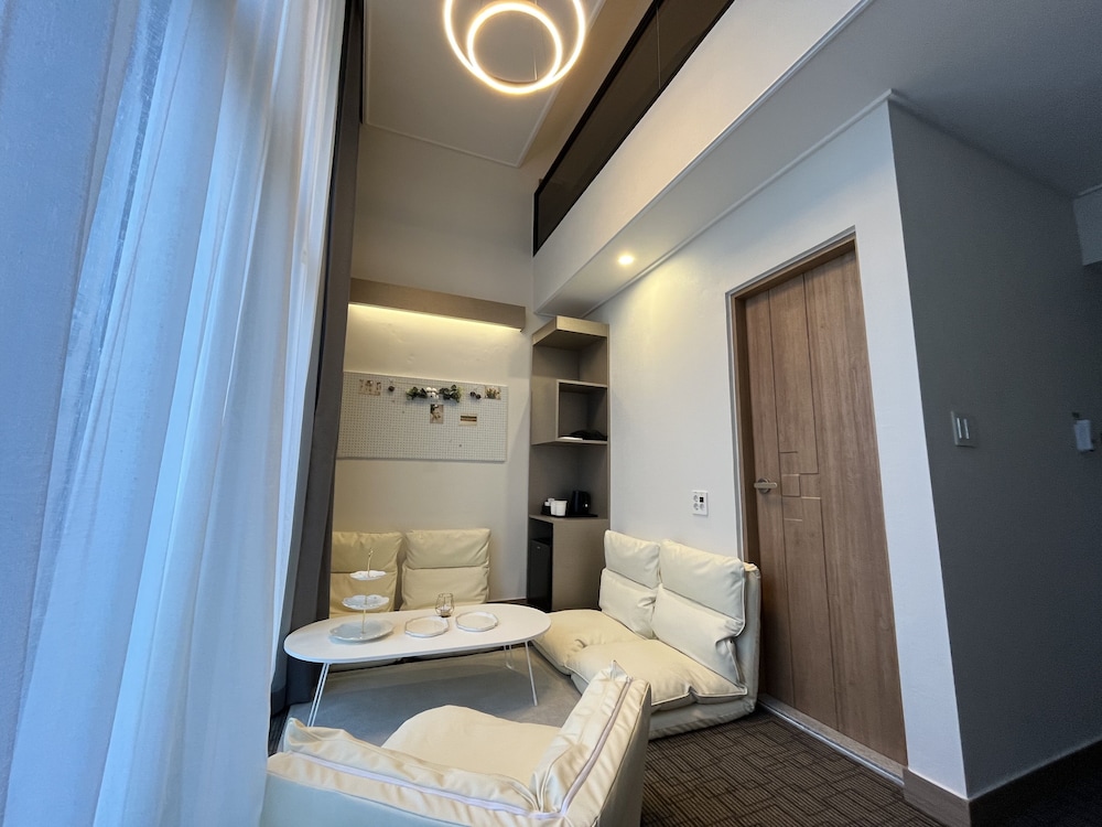Party Room A - Photo 1
