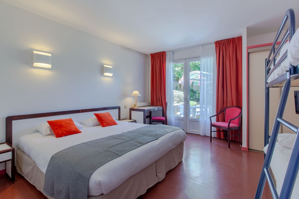 Quadruple Room, Terrace photo 3