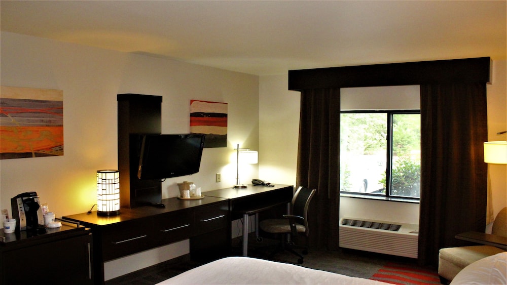 Suite, 1 King Bed (Additional Living Area) - Photo 5