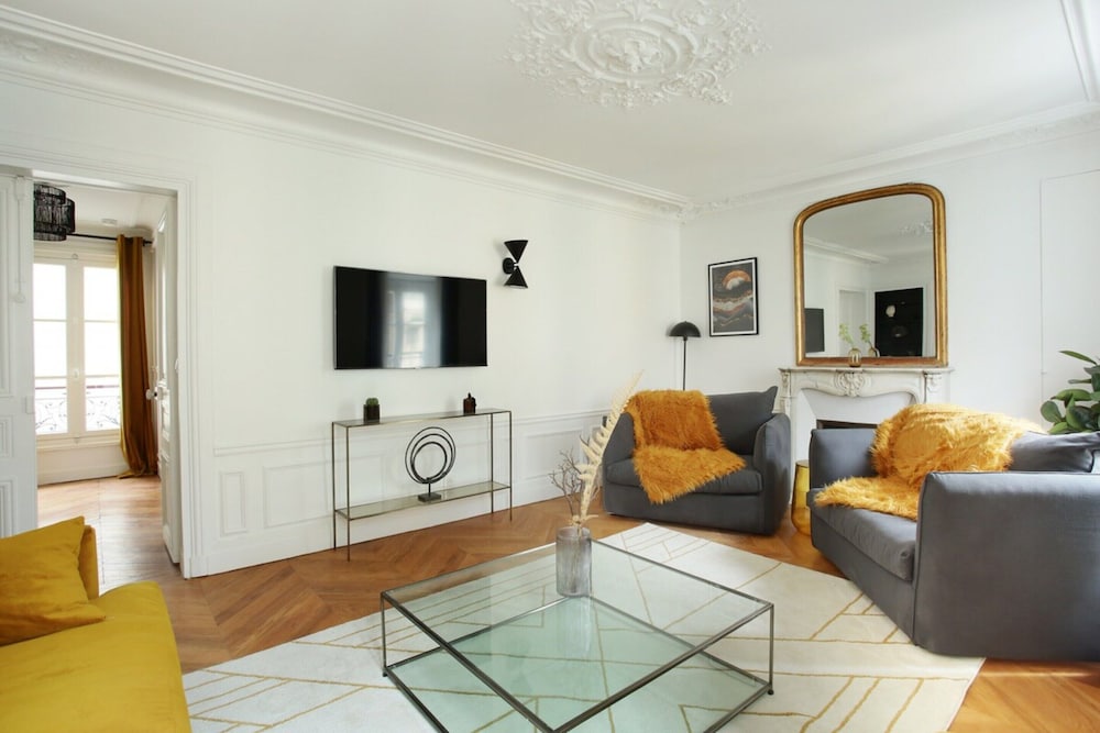 Apartment photo 2
