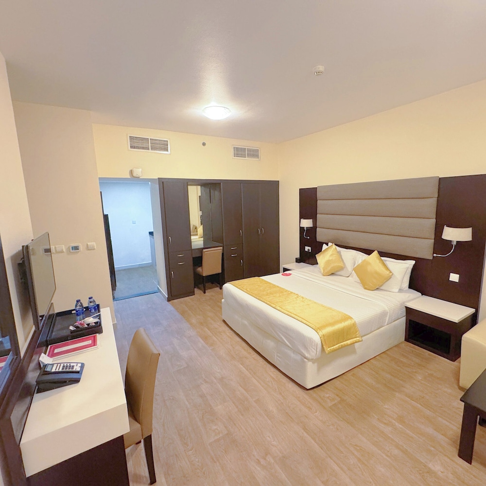Deluxe King Room photo 1