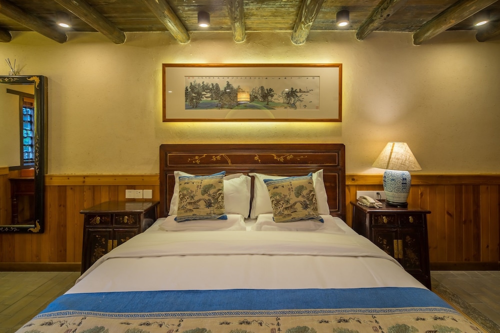 Deluxe King Room photo 3