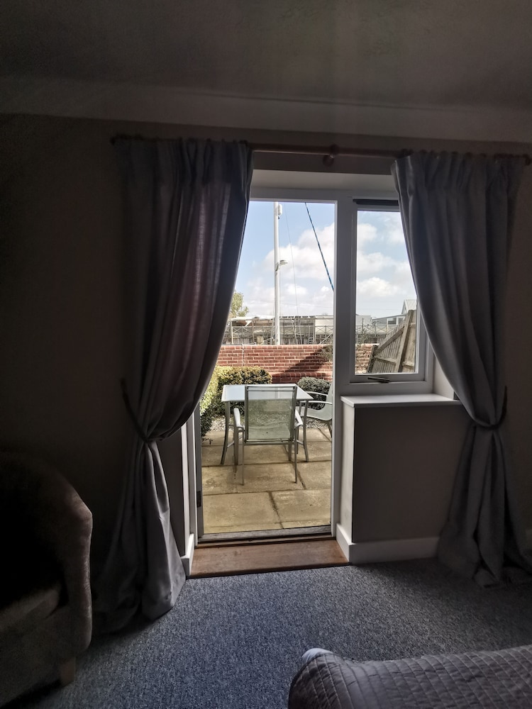 Double Room, Accessible, Ensuite (Disabled Access) - Photo 8