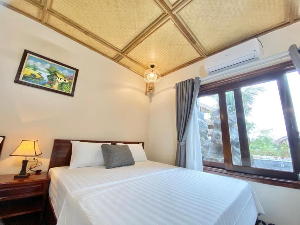 Deluxe Bungalow photo 2