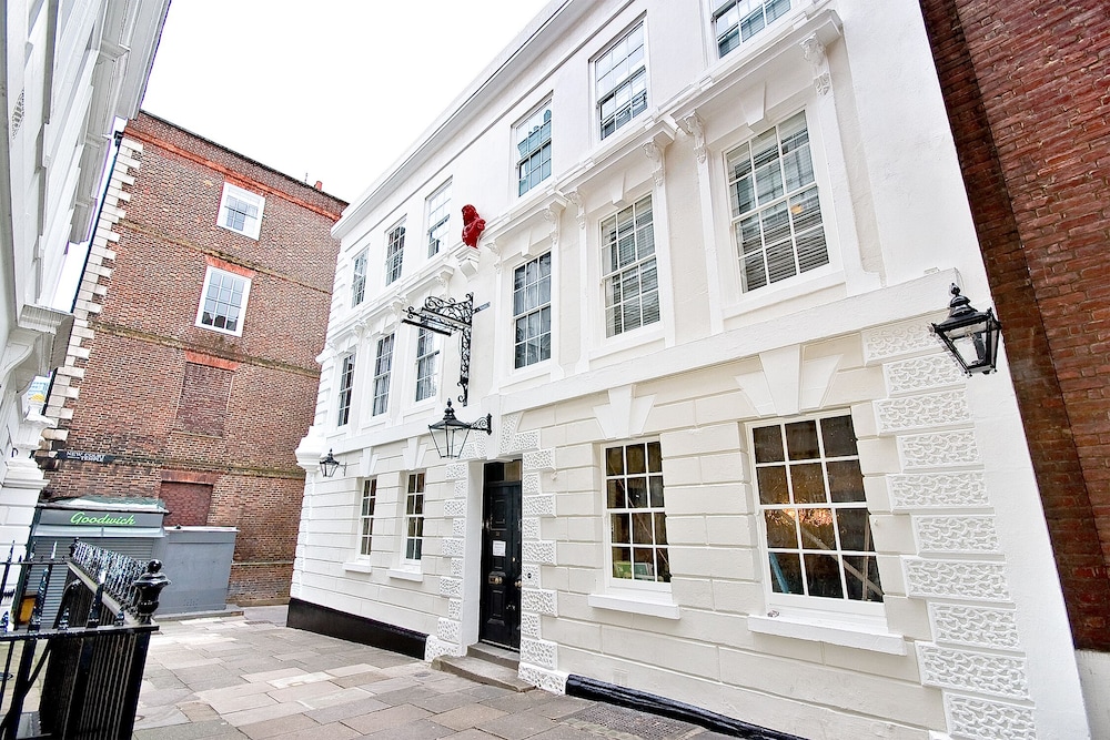 Eldon Chambers Pod 4 photo 3