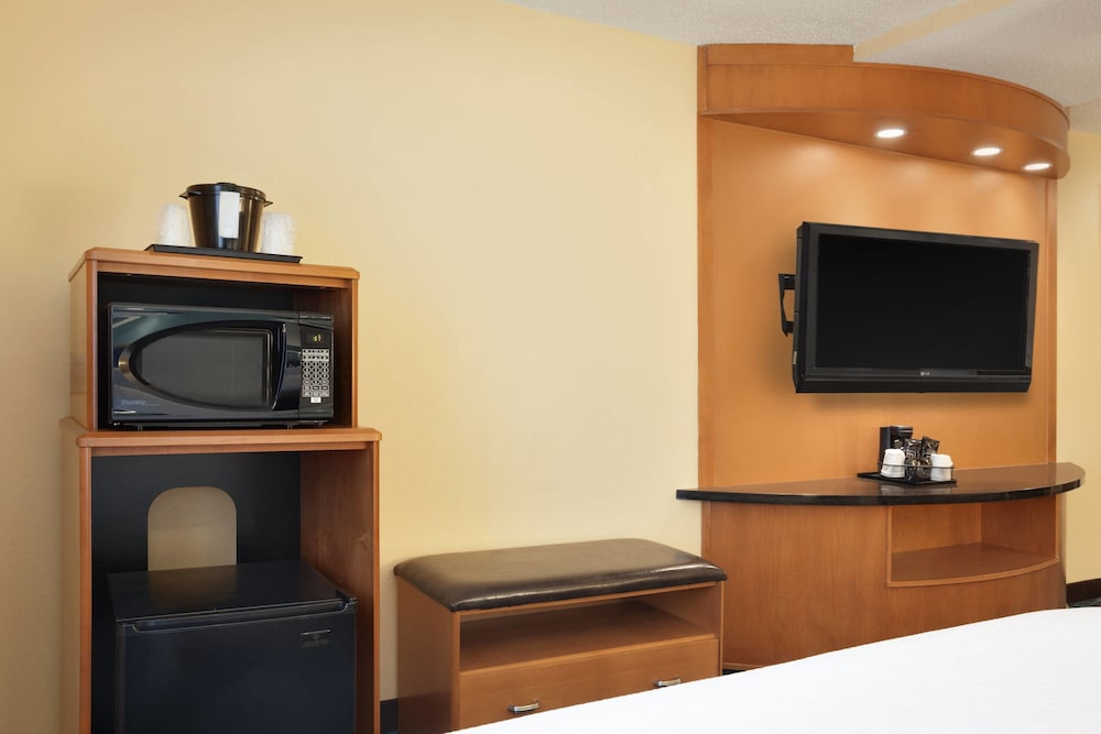Executive Suite, 1 King Bed with Sofa bed - Photo 3