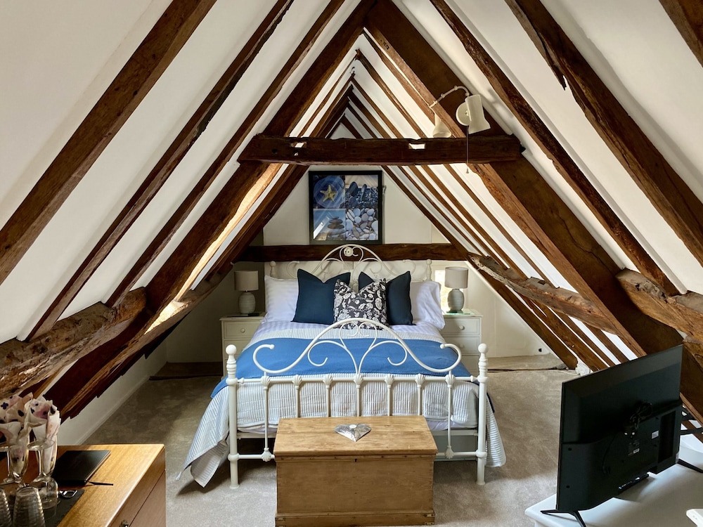 Superior Double Room, Ensuite, Garden View (Bluebell) photo 1