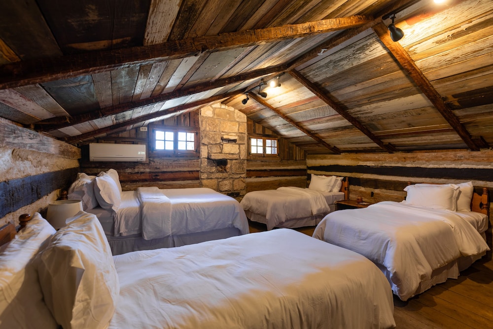 Family Suite, Multiple Beds photo 2