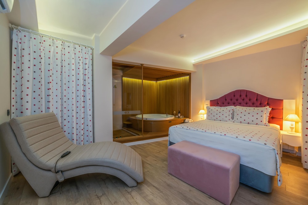 Elite Suite