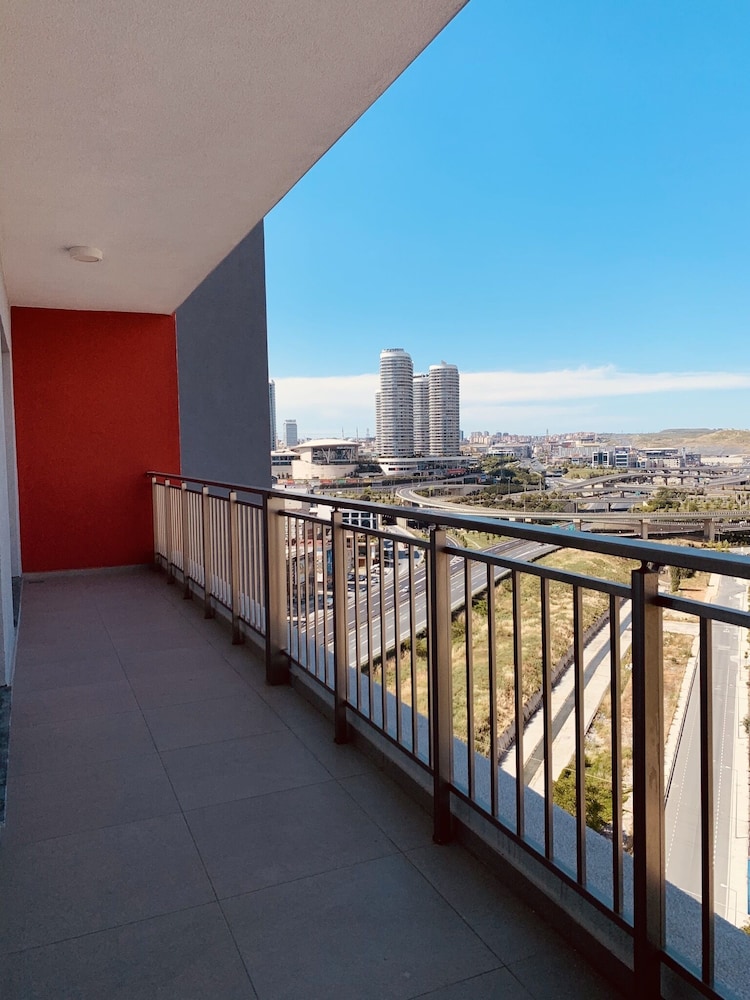 Royal Apartment, 2 Bedrooms, Non Smoking, City View photo 3