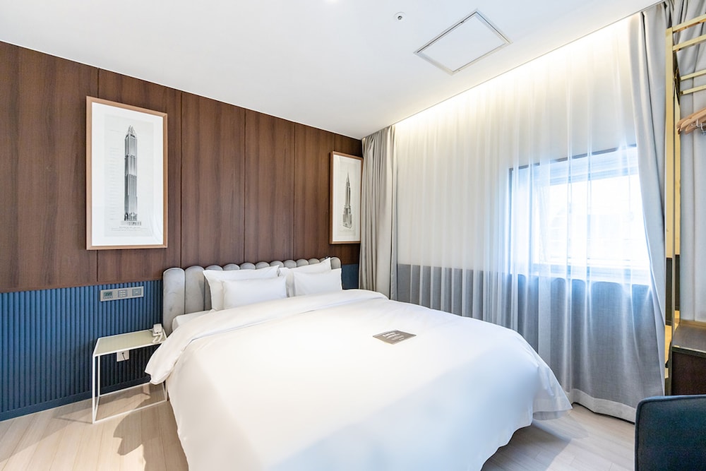 Deluxe Terrace Room - Breakfast Included, Unlimited Starbucks Coffee Bean, OTT Available photo 3