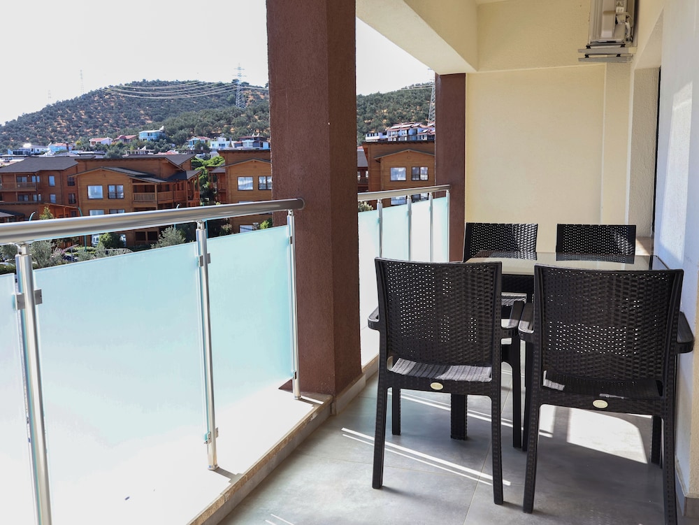 Standard Room, Balcony, Mountain View photo 2