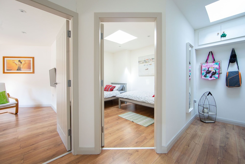 Apartment, Private Bathroom, Courtyard View - Photo 12