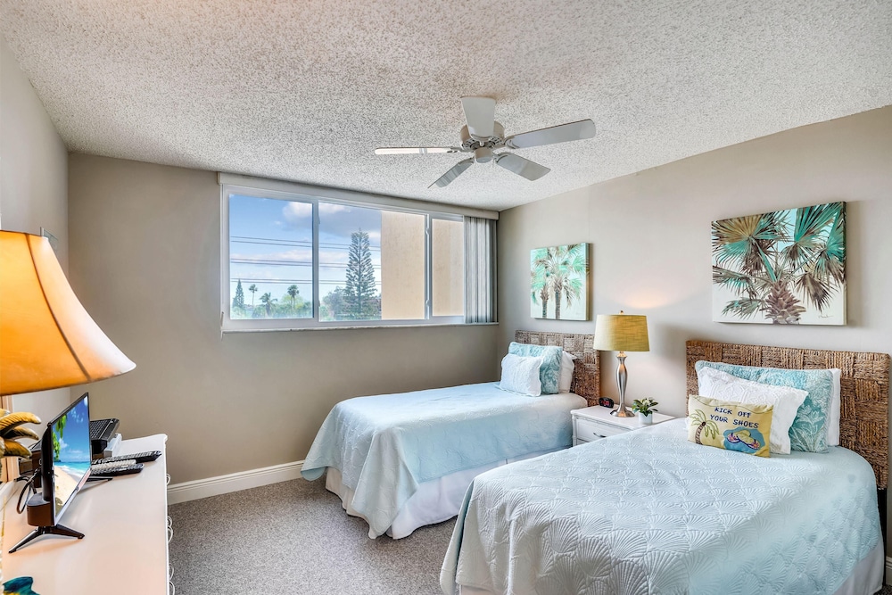 Condo, 1 King Bed with Sofa bed (Trillium 2C - Premier) photo 3