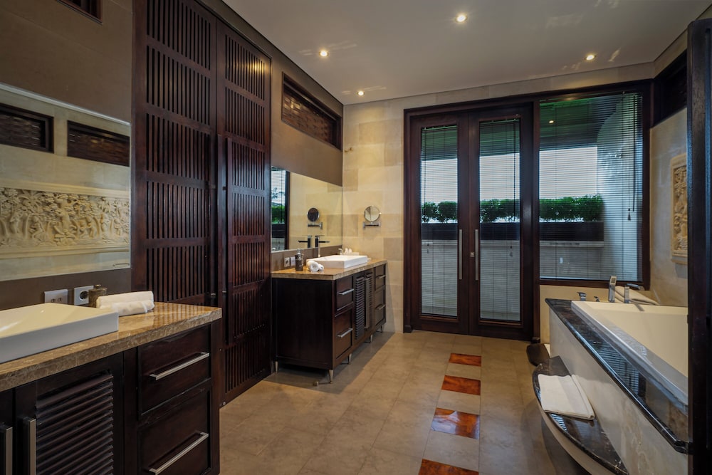 Two Bedroom Emerald Villa with Private Pool thumbnail 6