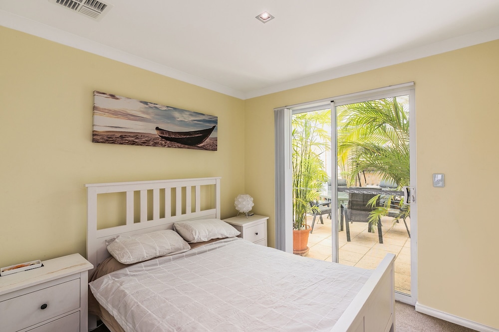 Premium House, 5 Bedrooms, 2 Bathrooms photo 3