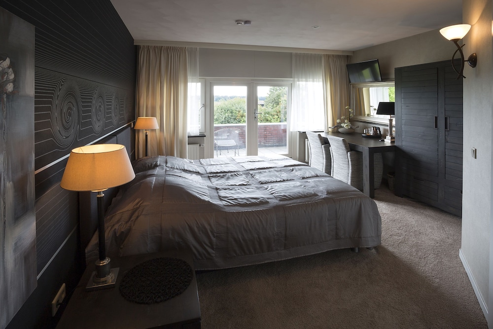 Deluxe Room, Balcony photo 1