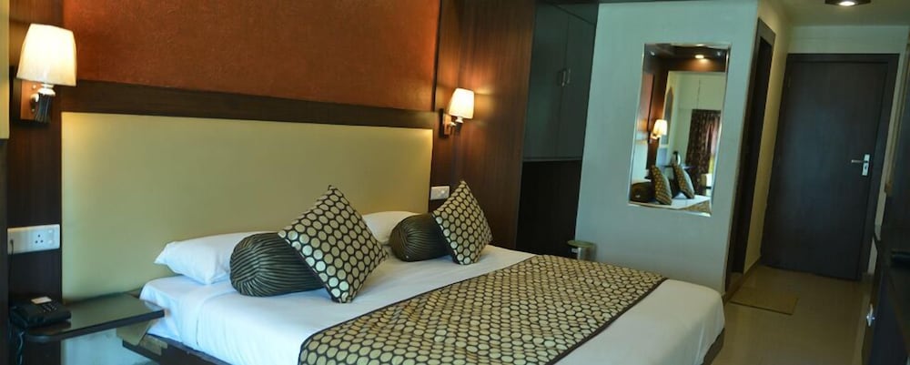 Double Room (Station Facing) photo 2