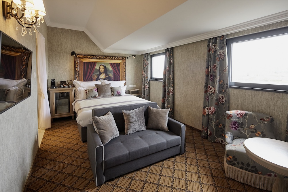 Deluxe Room, 1 King Bed with Sofa bed (King Family with Sofa Bed)