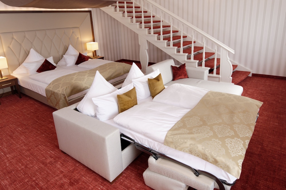 Comfort Duplex, Multiple Beds - Photo 2