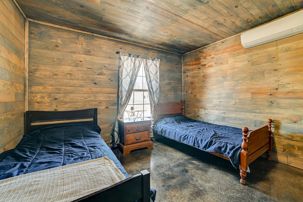 House (2 Bedrooms) photo 2