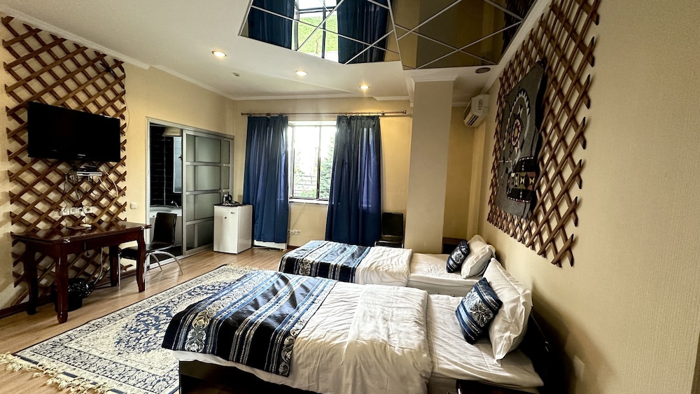 Standard Double or Twin Room photo 2