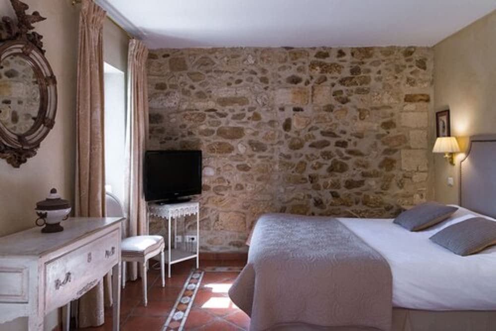 Double or Twin Room - Photo 3