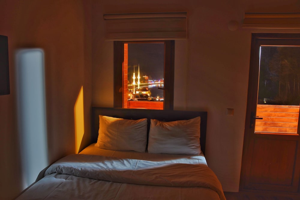 Suite, Lake View photo 1